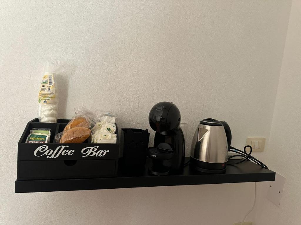 Angolo colazione: caffè, tè e bollitore